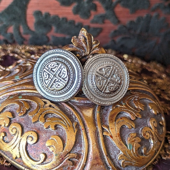 2PCS💥1980-1992💥💯GIVENCHY NECKLACE AND VINTAGE LOGO DISC EARRINGS - Picture 10 of 11